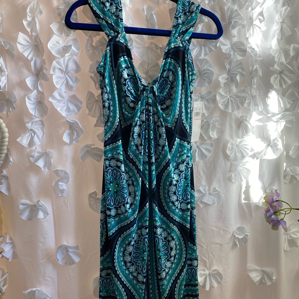 London times sleeveless dress. B/G/Bl/White